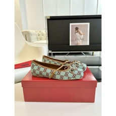 Gucci Flat Shoes